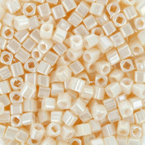 Бисер Япония "TOHO" CUBE 1.5 мм 5 г №0123 кремовый/перламутр